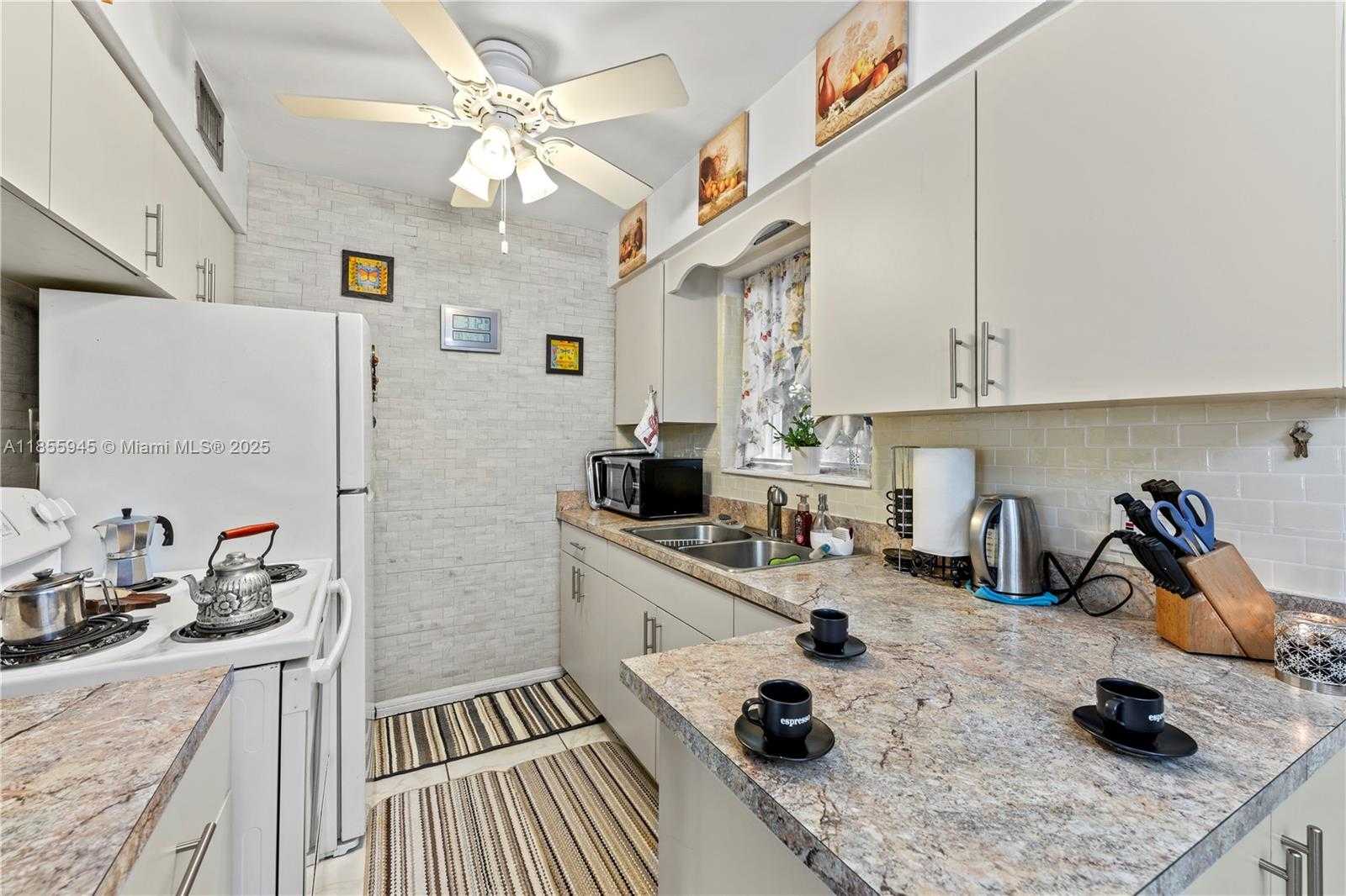 Small Image of 2320 JACKSON ST #6, Hollywood Number 4