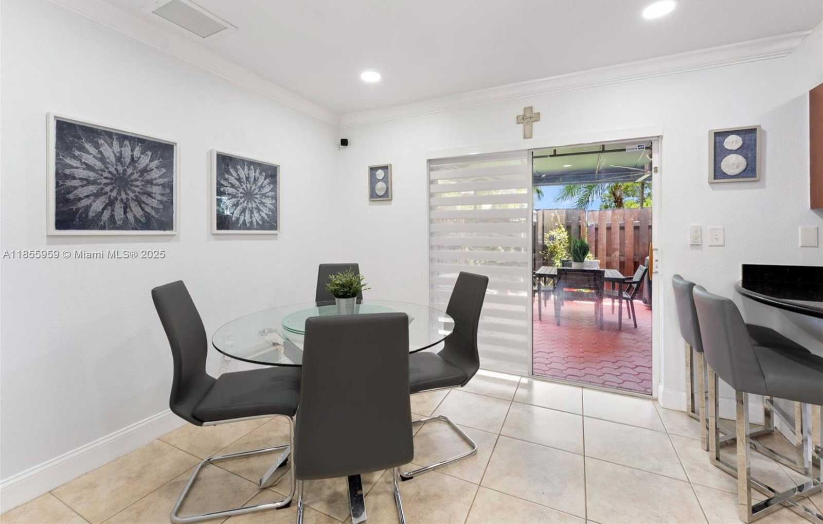 Small Image of 7423 NORTH WEST 182ND ST, Hialeah Number 10