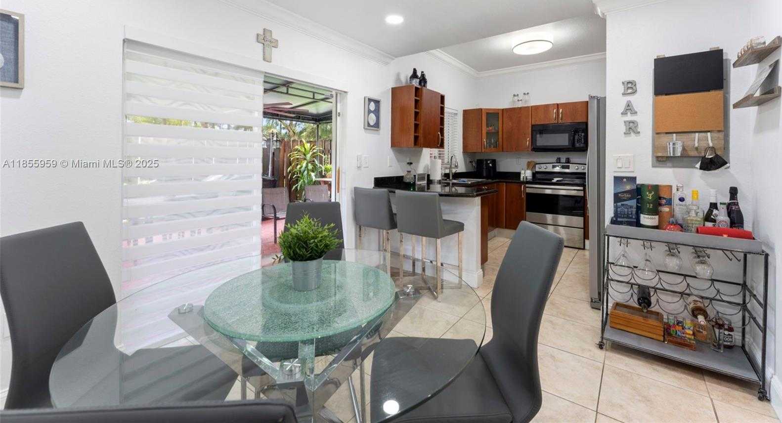 Small Image of 7423 NORTH WEST 182ND ST, Hialeah Number 11