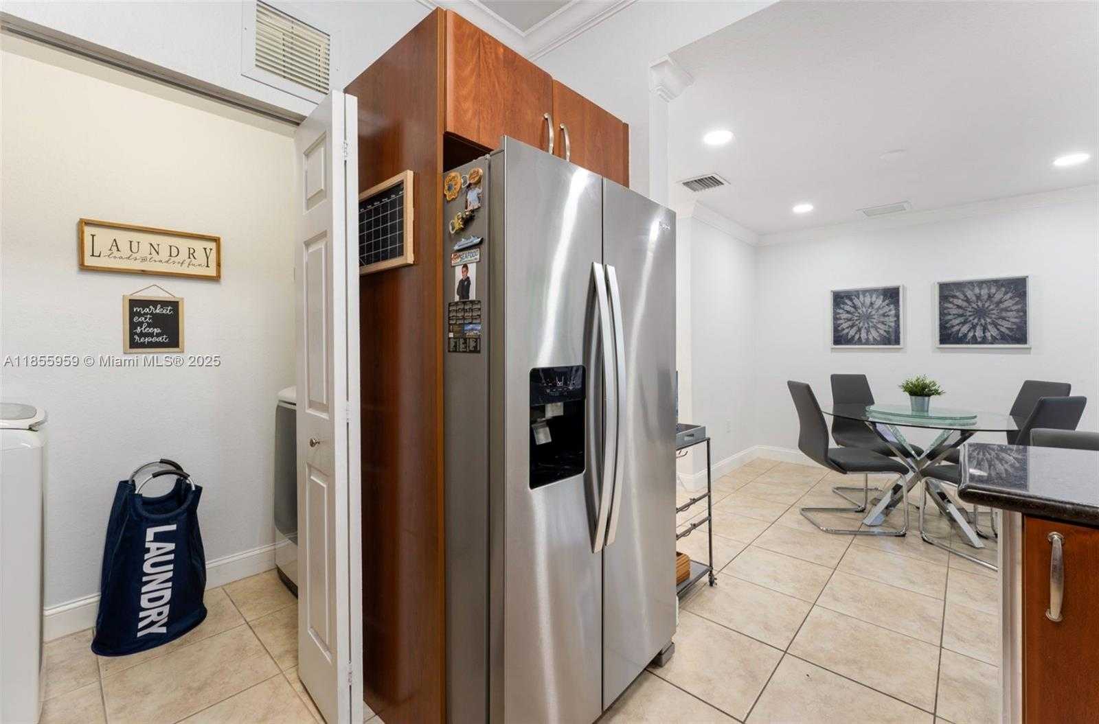 Small Image of 7423 NORTH WEST 182ND ST, Hialeah Number 15