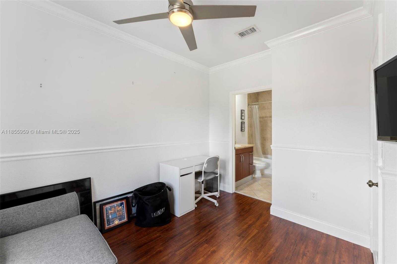 Small Image of 7423 NORTH WEST 182ND ST, Hialeah Number 20