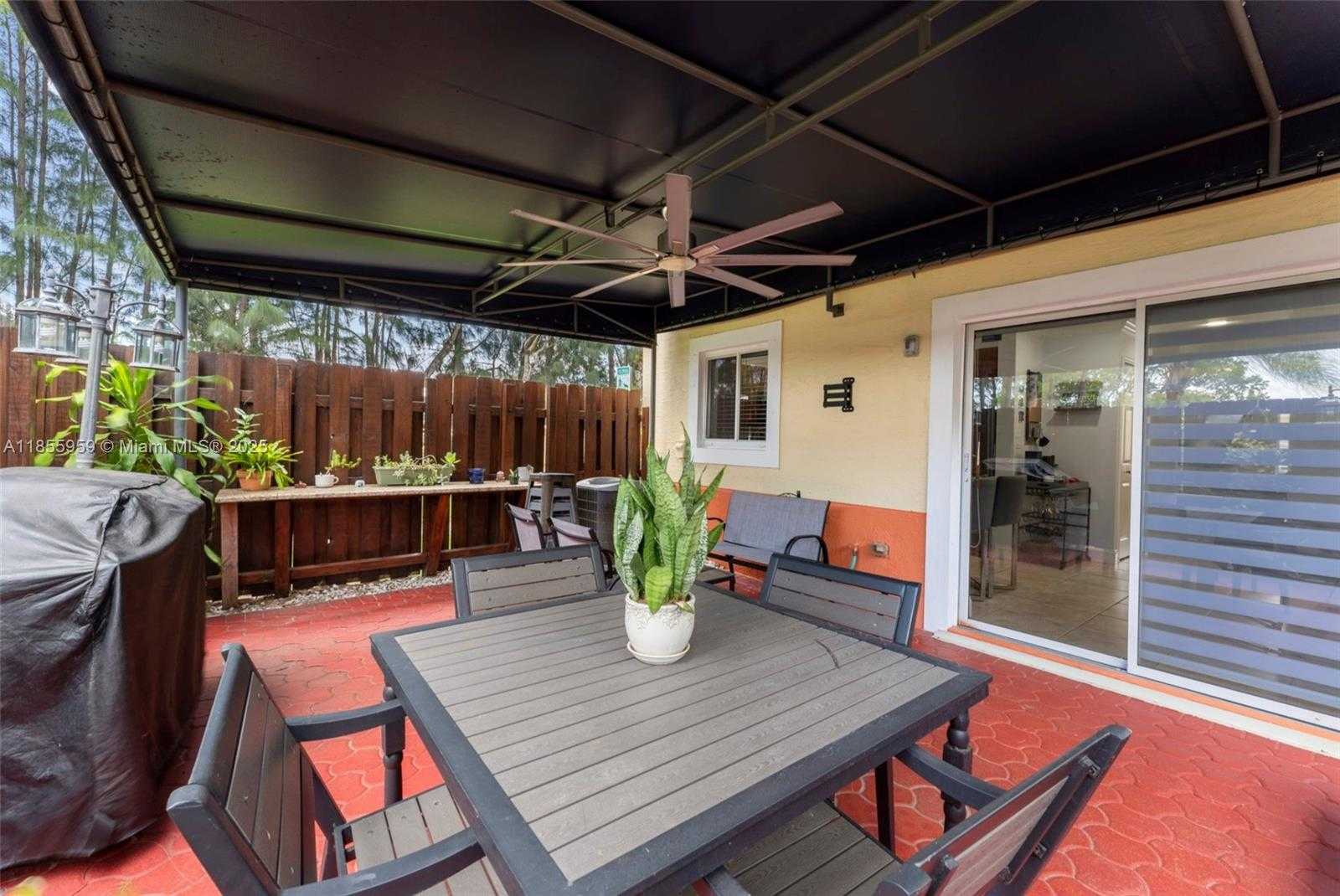 Small Image of 7423 NORTH WEST 182ND ST, Hialeah Number 26