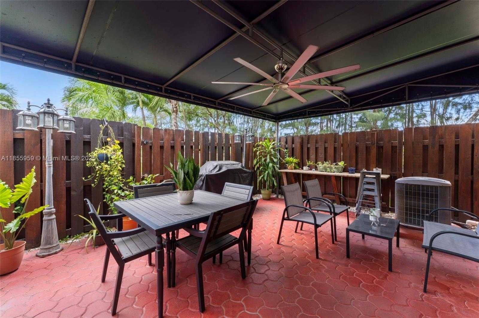 Small Image of 7423 NORTH WEST 182ND ST, Hialeah Number 27