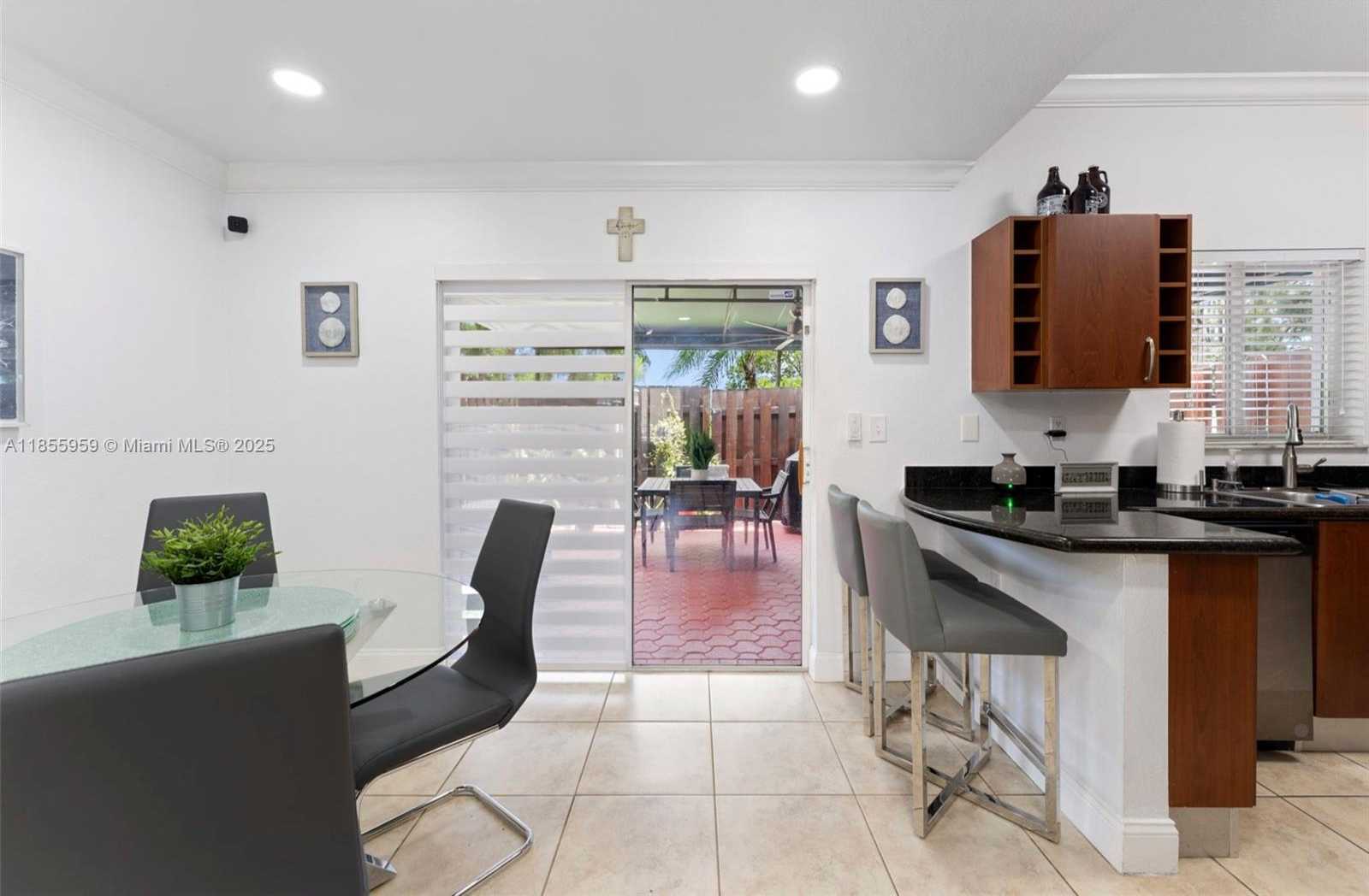 Small Image of 7423 NORTH WEST 182ND ST, Hialeah Number 9