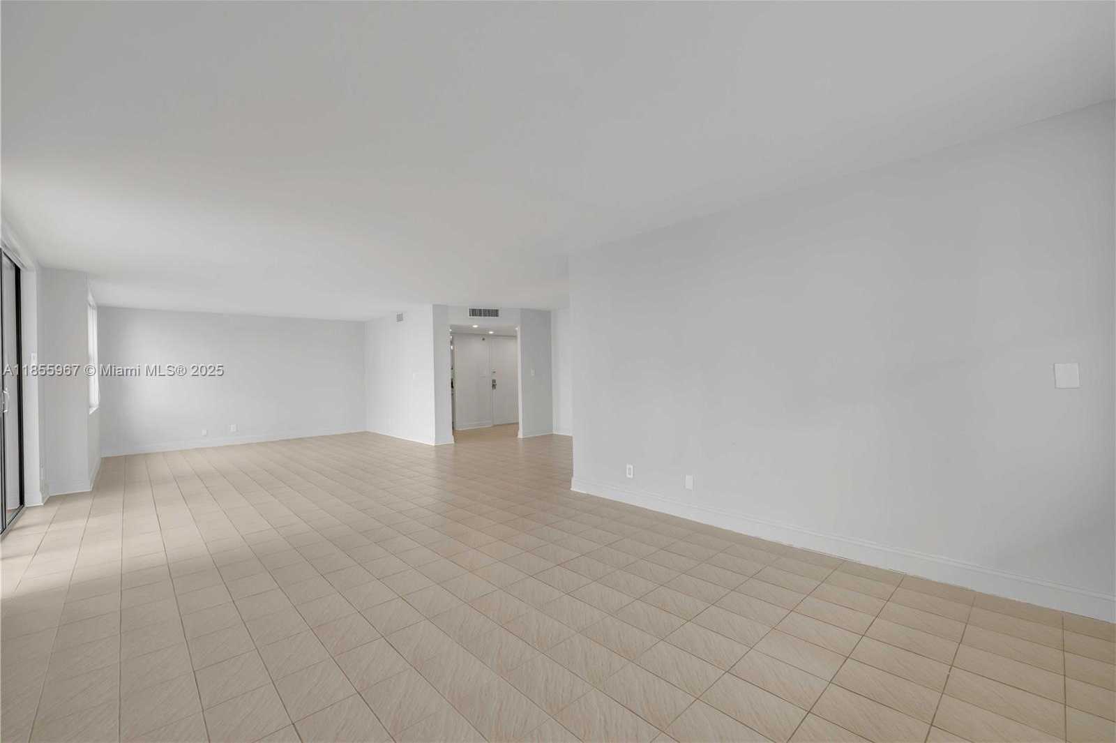 Small Image of 18151 NE 31st Ct, Aventura, FL 33160, USA Number 15