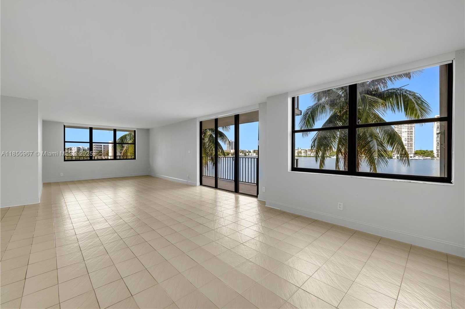 Small Image of 18151 NE 31st Ct, Aventura, FL 33160, USA Number 2