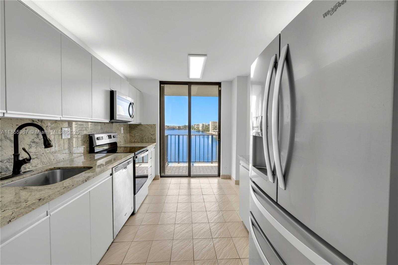 Small Image of 18151 NE 31st Ct, Aventura, FL 33160, USA Number 4