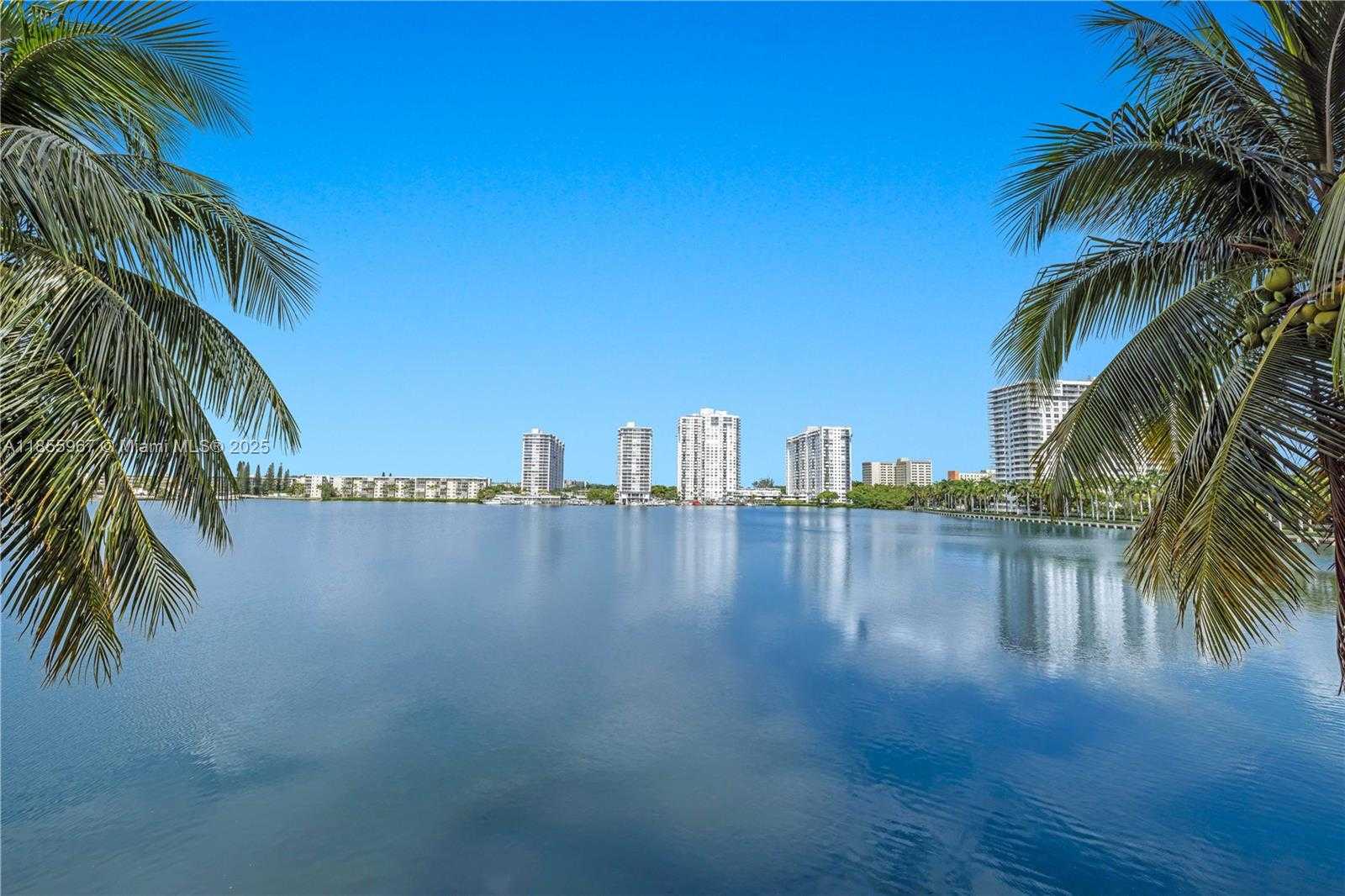 Small Image of 18151 NE 31st Ct, Aventura, FL 33160, USA Number 5