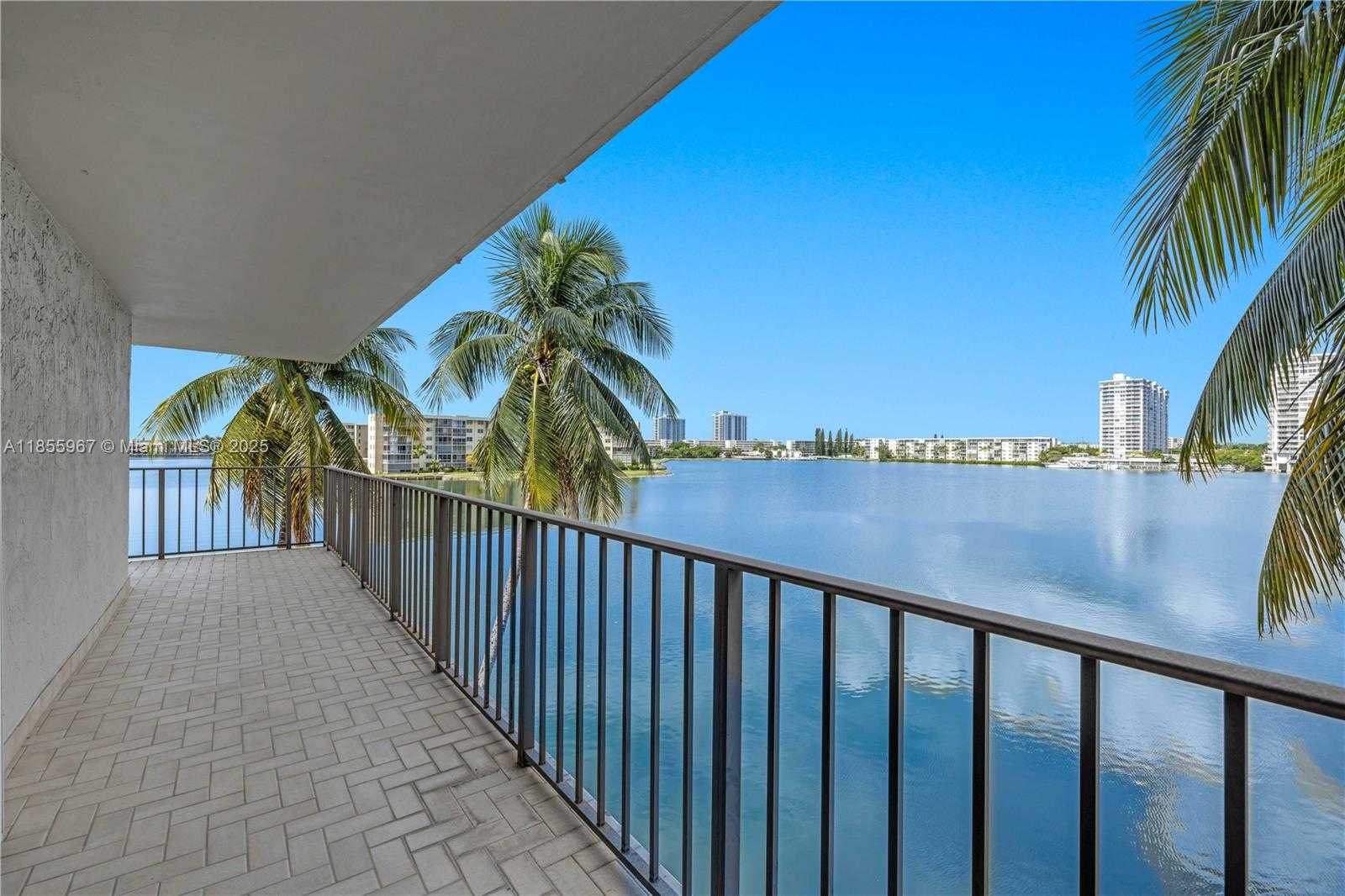 Small Image of 18151 NE 31st Ct, Aventura, FL 33160, USA Number 6