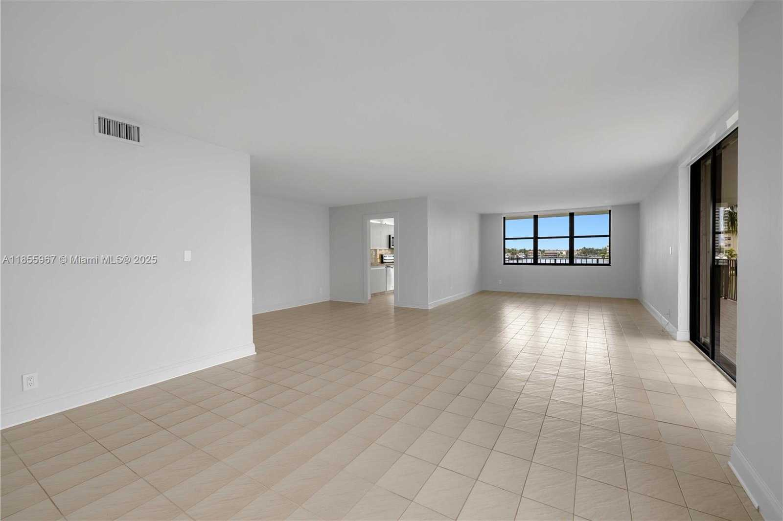 Small Image of 18151 NE 31st Ct, Aventura, FL 33160, USA Number 9