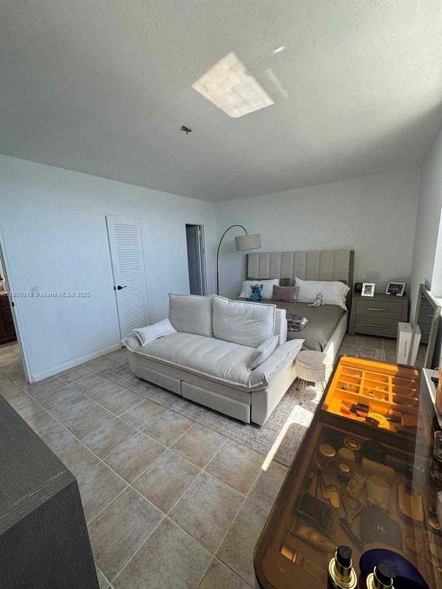 Small Image of 10185 SOUTH EAST COLLINS AVE #818, Bal Harbour Number 16