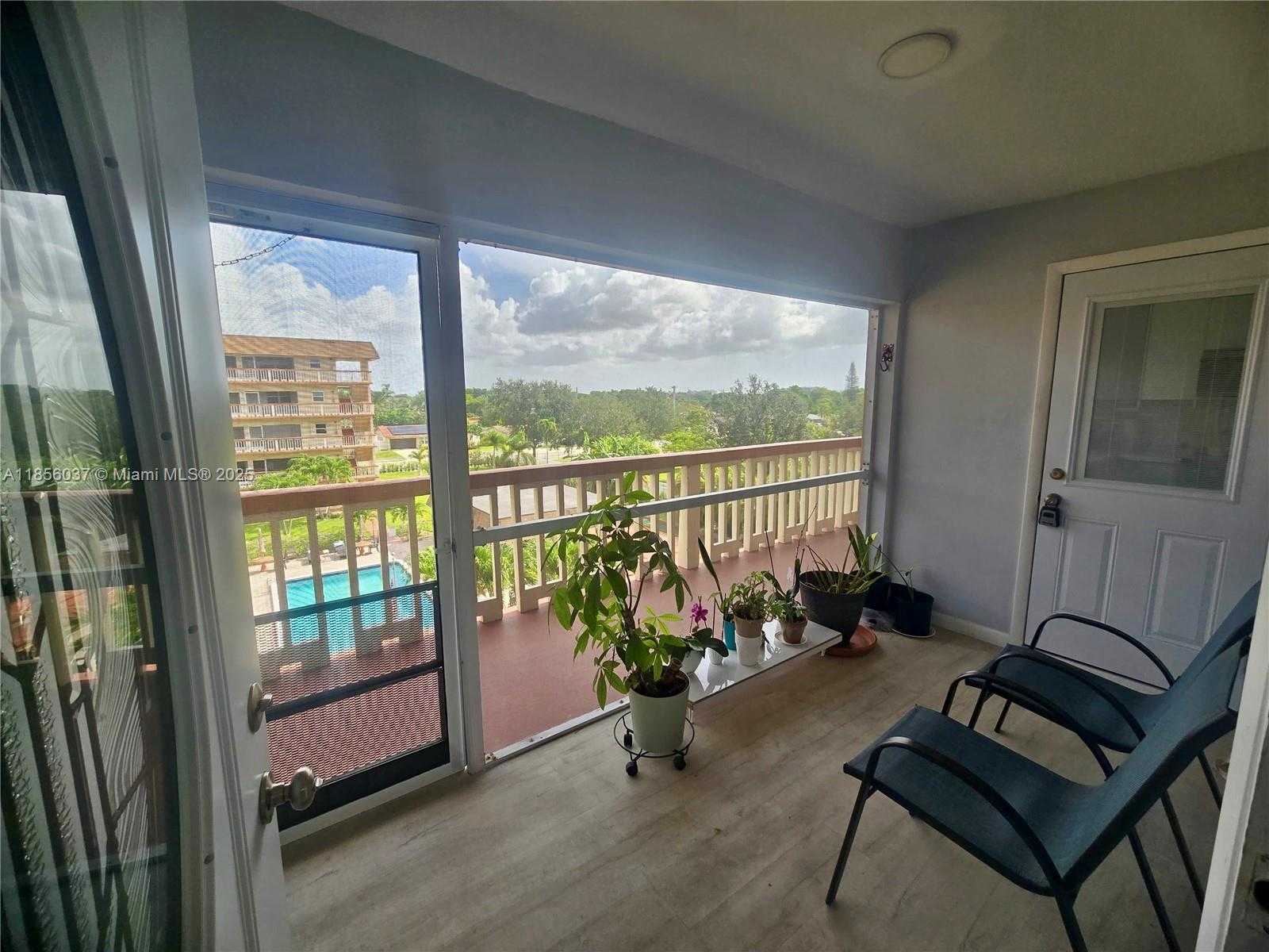 Small Image of 5300 WASHINGTON ST #U403, Hollywood Number 12