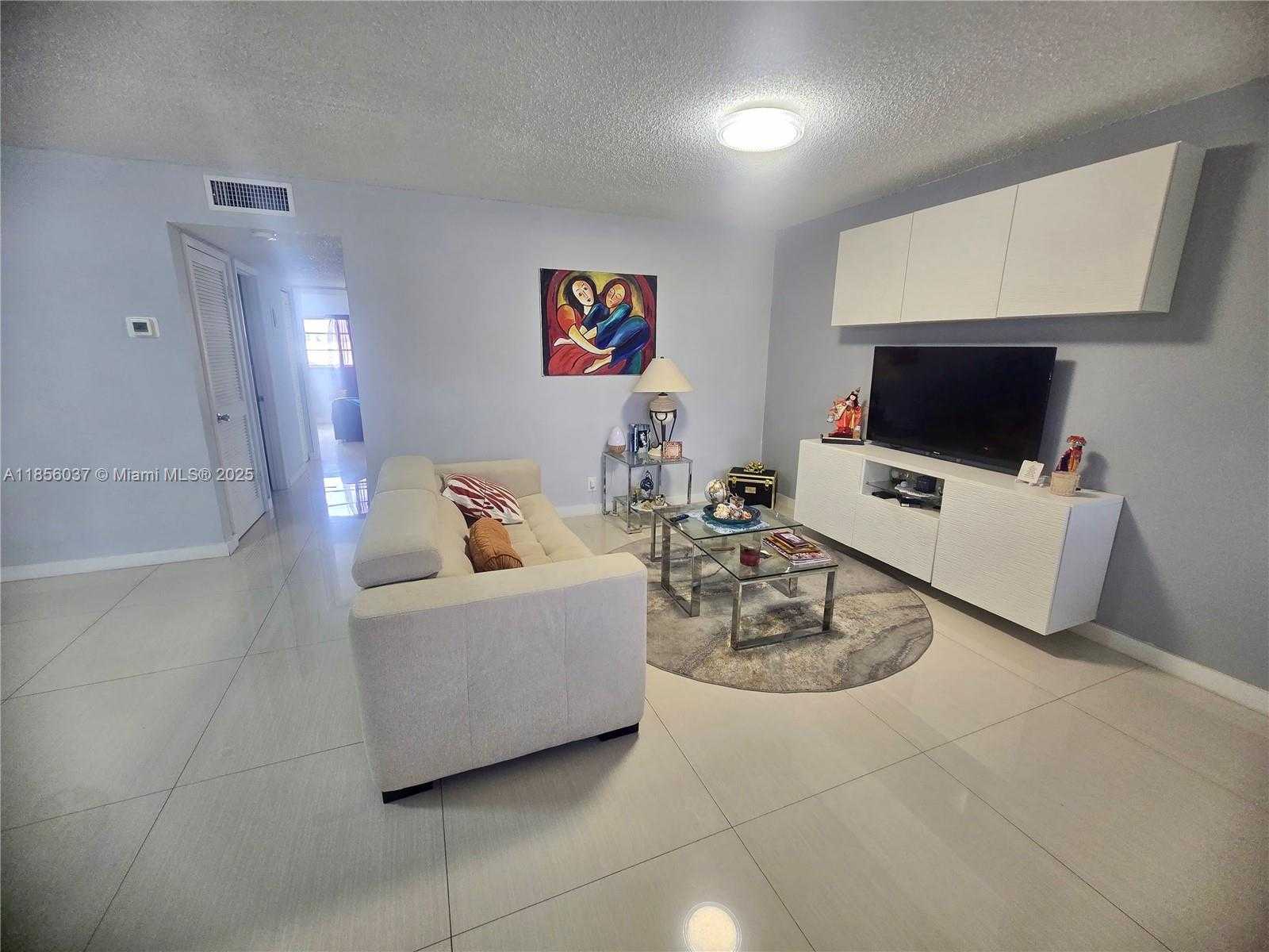 Small Image of 5300 WASHINGTON ST #U403, Hollywood Number 4