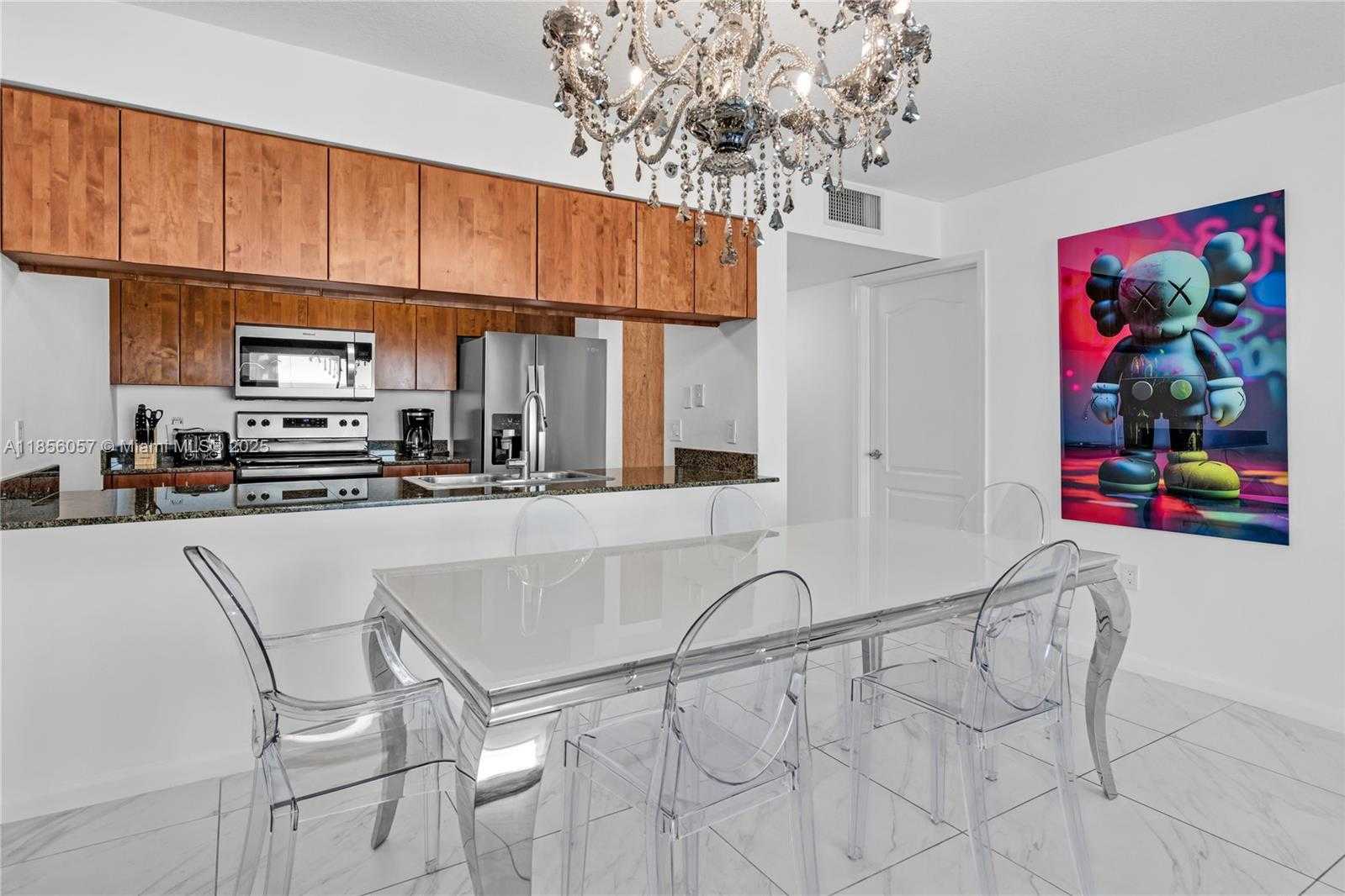 Small Image of 1200 BRICKELL BAY DR #2807, Miami Number 15