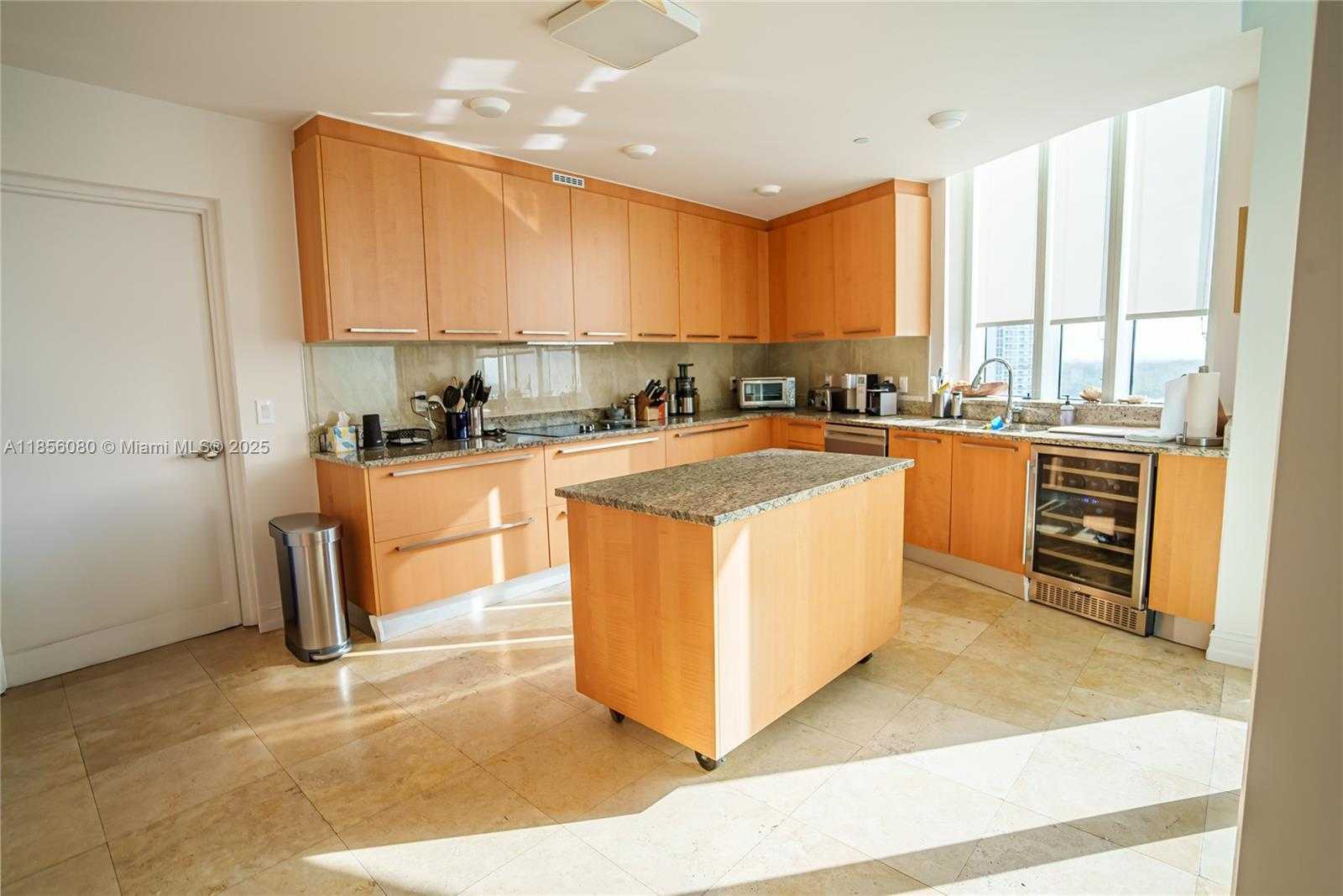 Small Image of 15901 COLLINS AVE #1104, Sunny Isles Beach Number 10