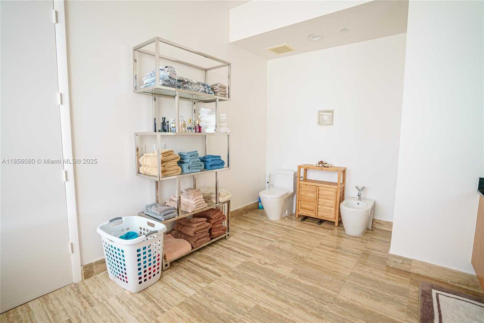 Small Image of 15901 COLLINS AVE #1104, Sunny Isles Beach Number 24