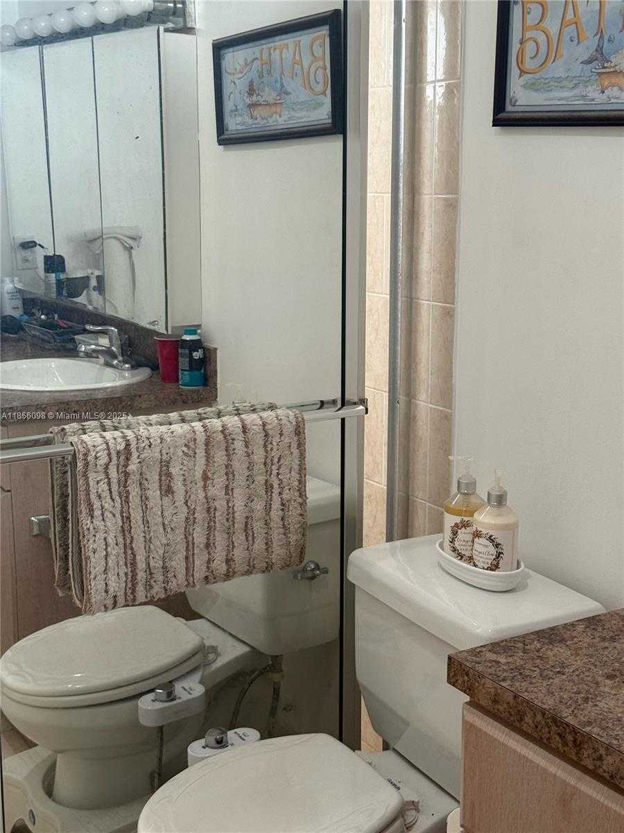 Small Image of 18555 NORTH EAST 14TH AVE #514, Miami Number 10