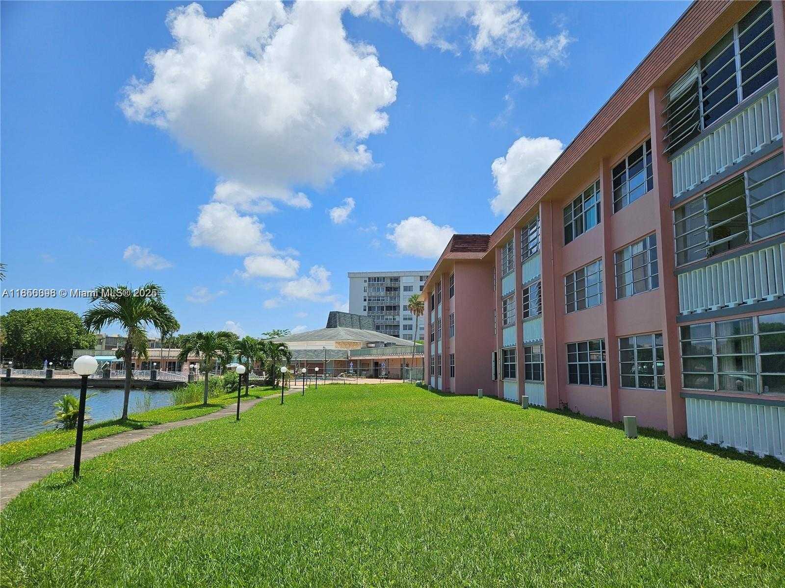Small Image of 18555 NORTH EAST 14TH AVE #514, Miami Number 3