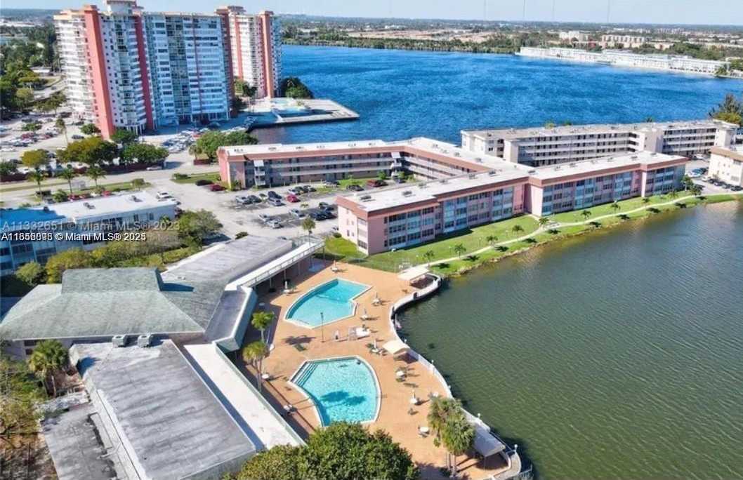 Small Image of 18555 NORTH EAST 14TH AVE #514, Miami Number 4