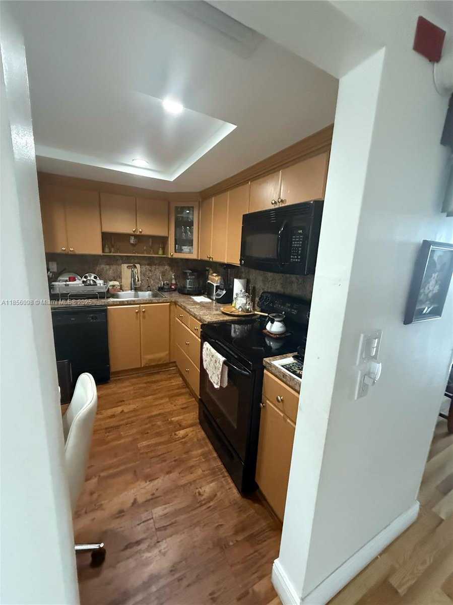 Small Image of 18555 NORTH EAST 14TH AVE #514, Miami Number 6