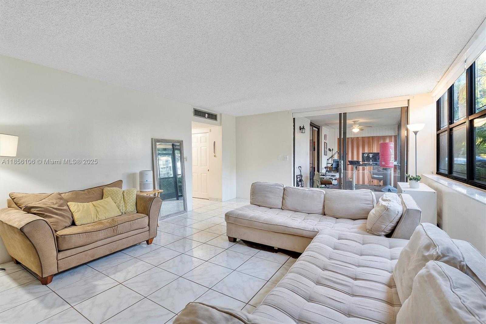 Small Image of 20401 NORTH EAST 30TH AVE #106-8, Aventura Number 11