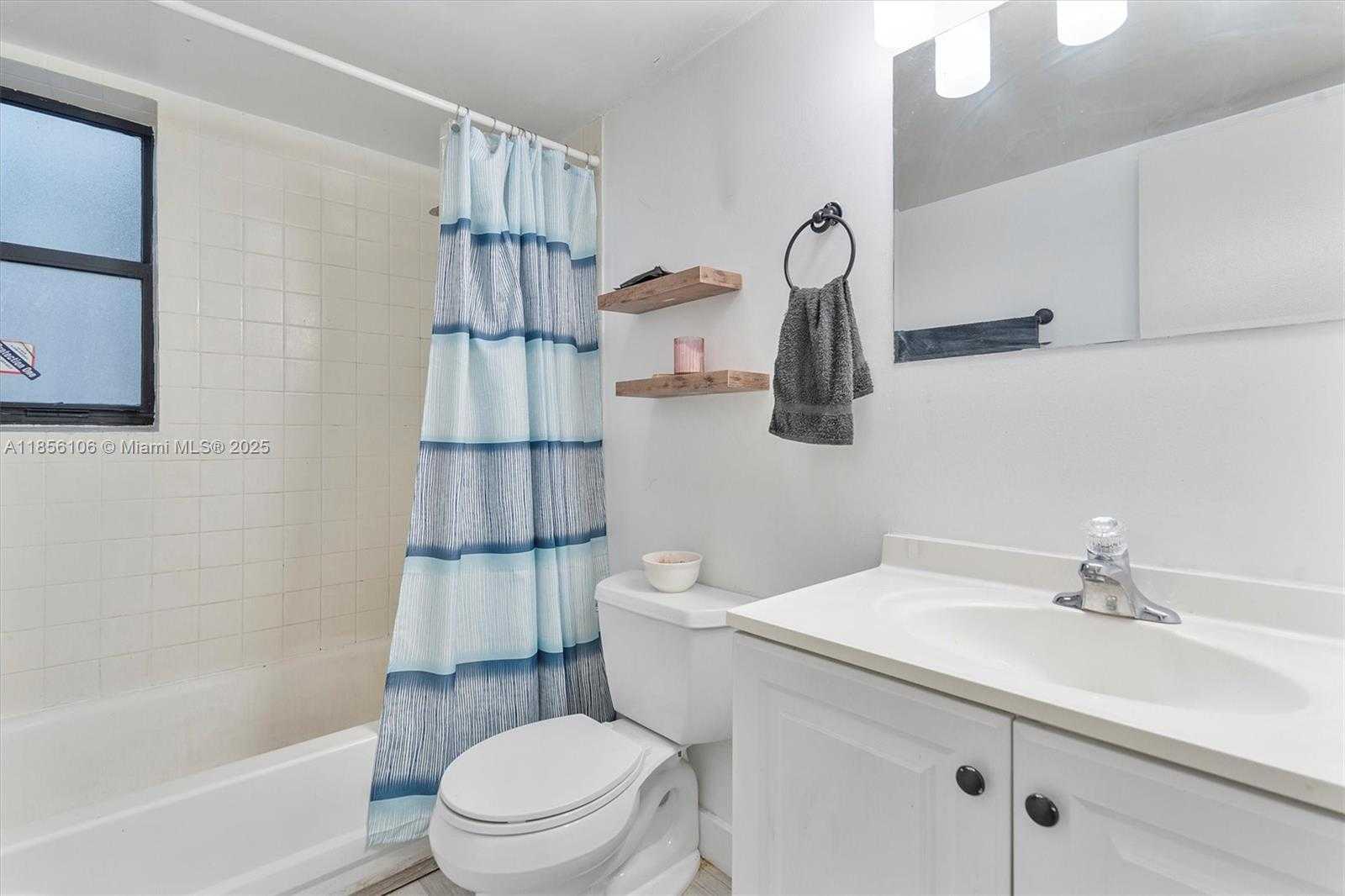 Small Image of 20401 NORTH EAST 30TH AVE #106-8, Aventura Number 22
