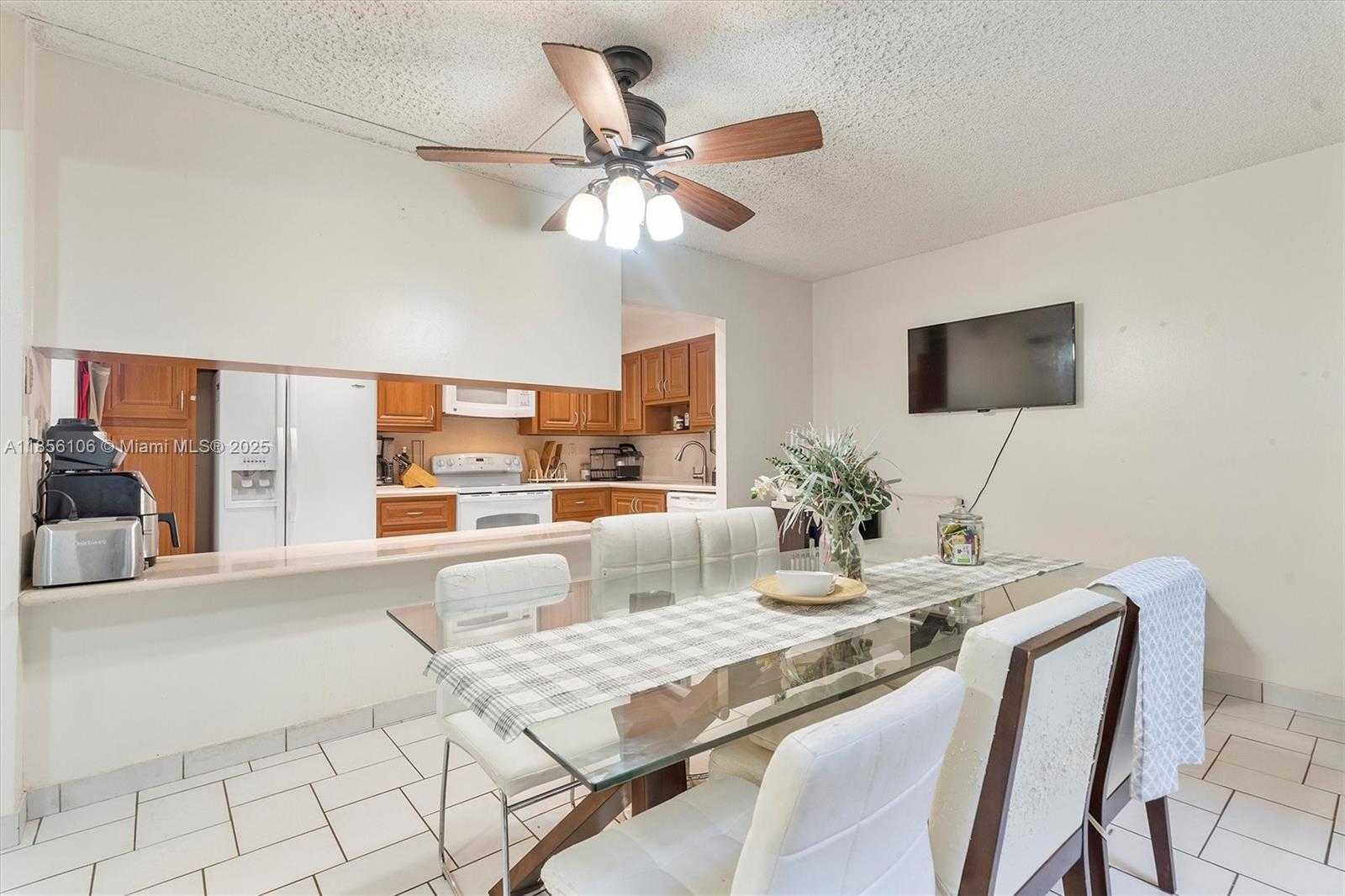 Small Image of 20401 NORTH EAST 30TH AVE #106-8, Aventura Number 4
