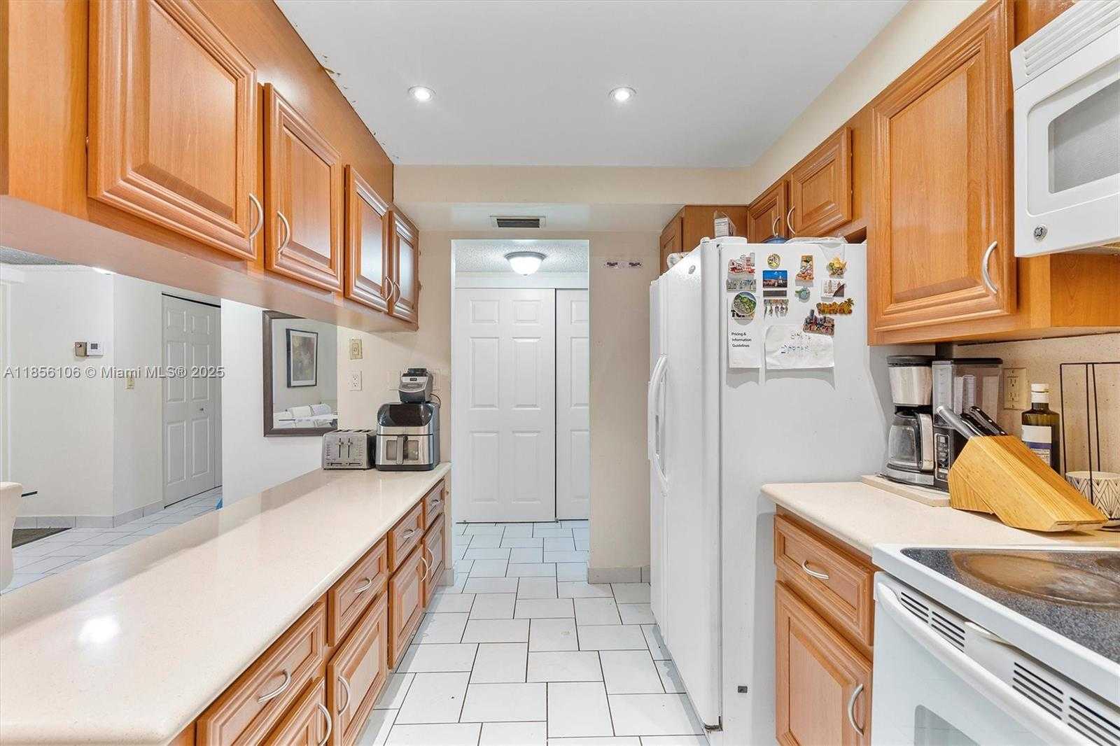 Small Image of 20401 NORTH EAST 30TH AVE #106-8, Aventura Number 8