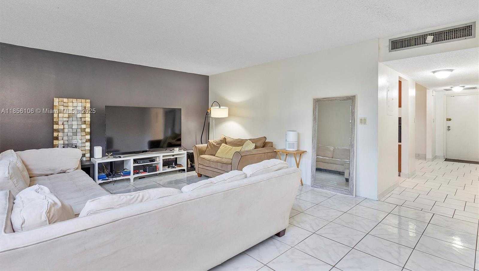 Small Image of 20401 NORTH EAST 30TH AVE #106-8, Aventura Number 9