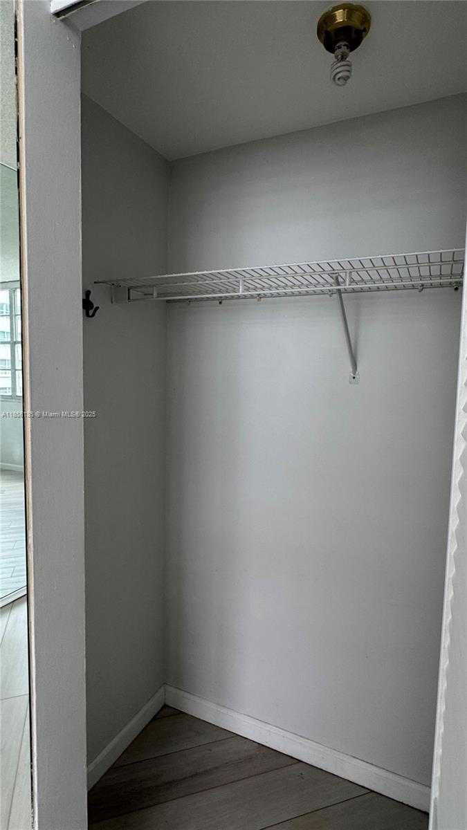 Small Image of 905 BRICKELL BAY DR #1631, Miami Number 13