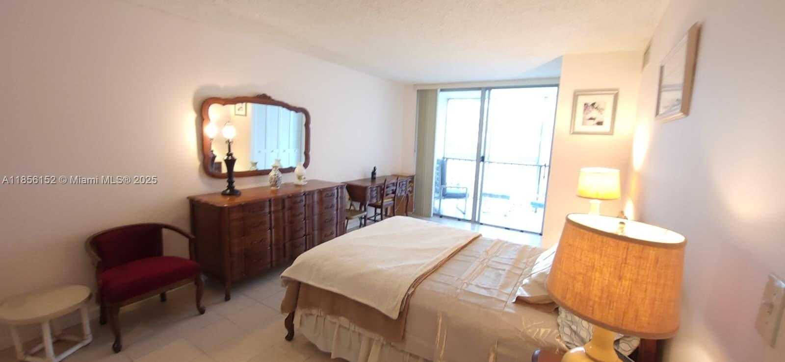 Small Image of 501 THREE ISLANDS BLVD #112, Hallandale Beach Number 11