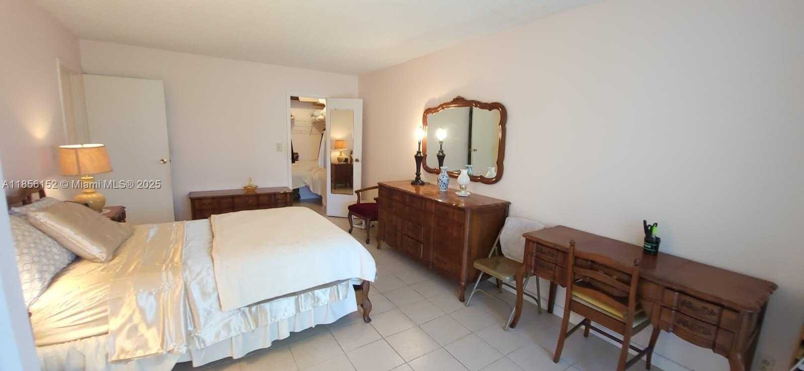 Small Image of 501 THREE ISLANDS BLVD #112, Hallandale Beach Number 12
