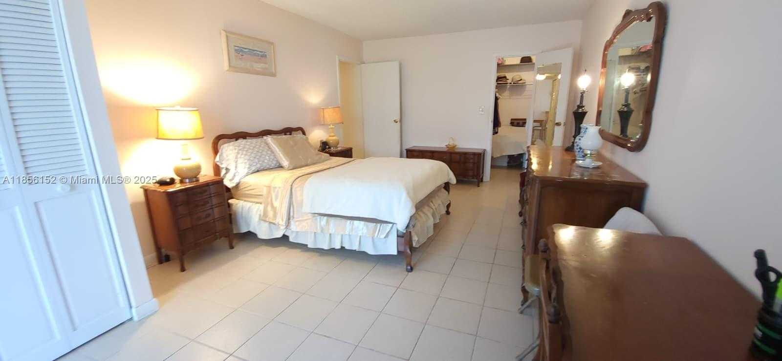 Small Image of 501 THREE ISLANDS BLVD #112, Hallandale Beach Number 13
