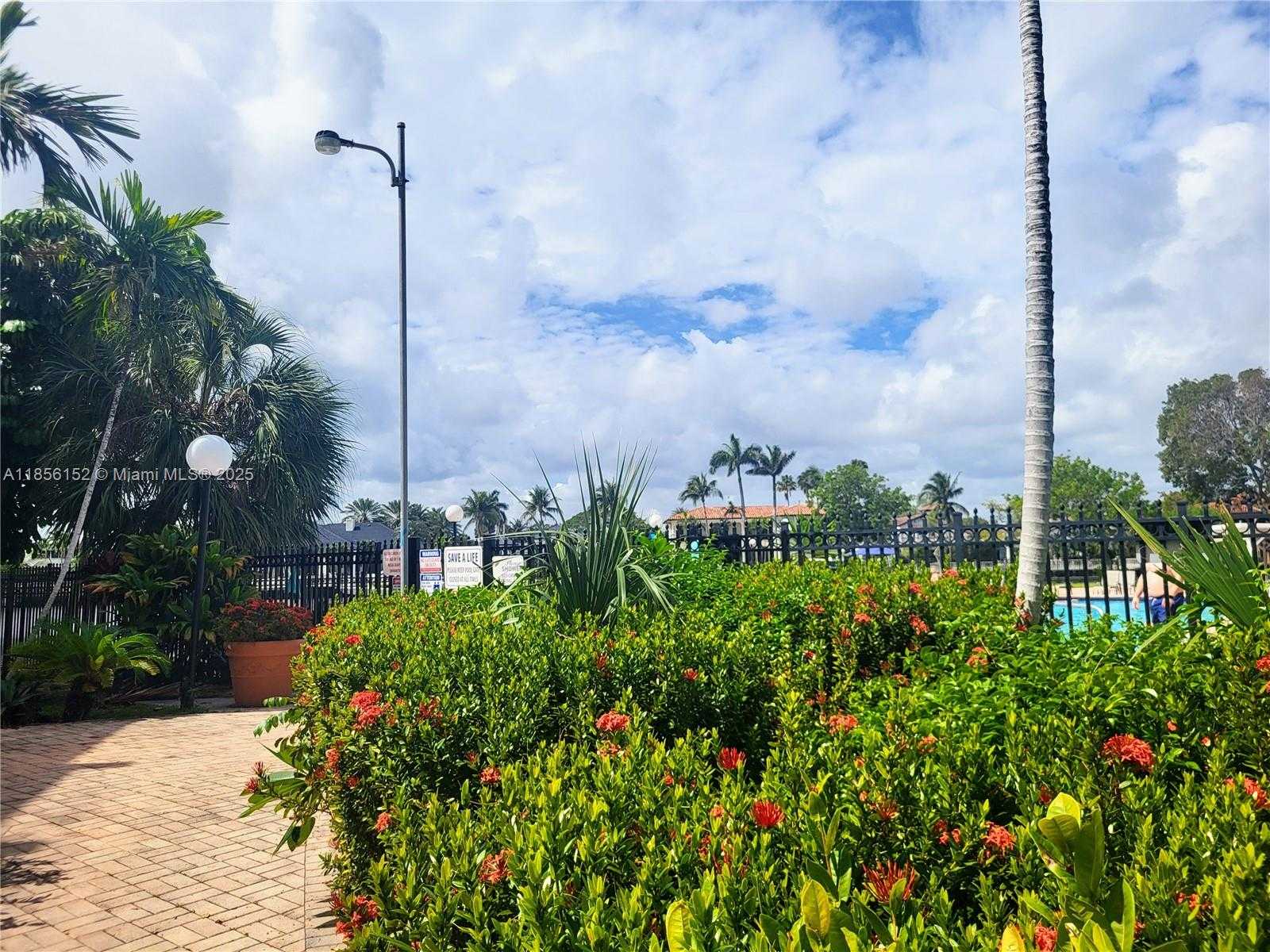 Small Image of 501 THREE ISLANDS BLVD #112, Hallandale Beach Number 32