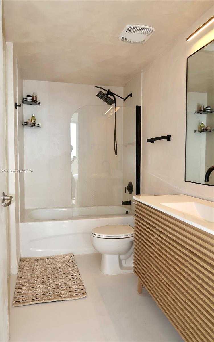 Small Image of 1861 NORTH WEST S RIVER DR #2505, Miami Number 18