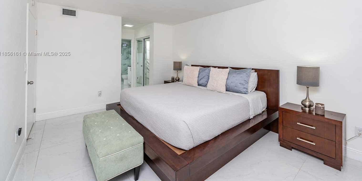 Small Image of 7850 CAMINO REAL #0-117, Miami Number 14
