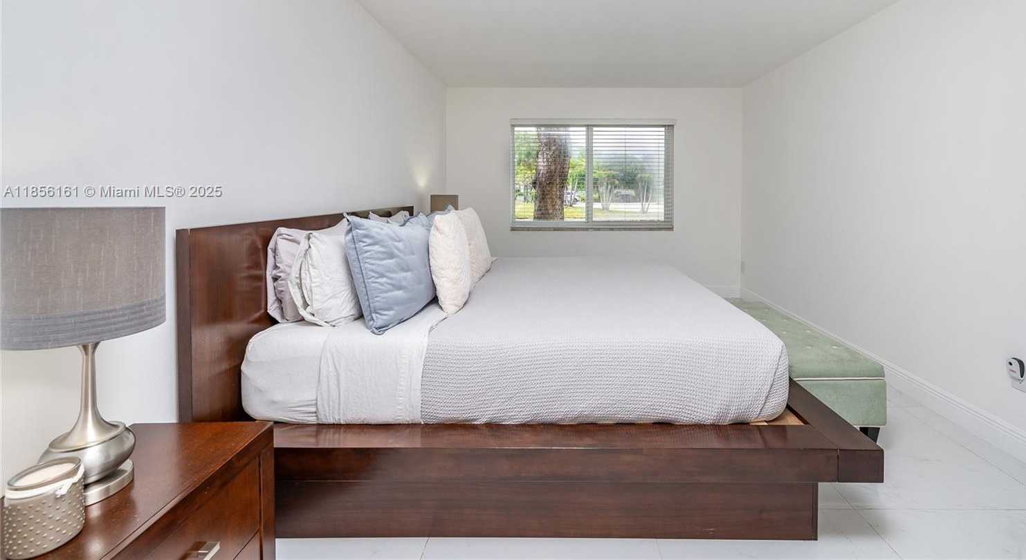 Small Image of 7850 CAMINO REAL #0-117, Miami Number 16