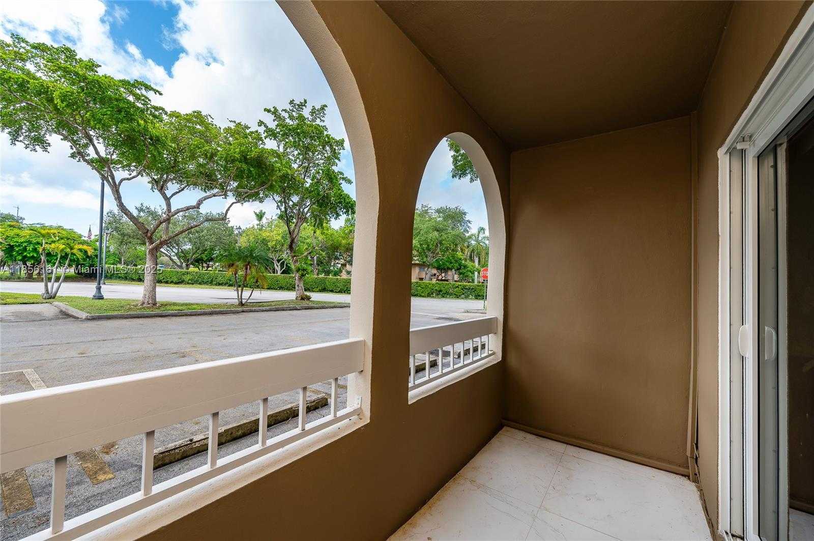 Small Image of 7850 CAMINO REAL #0-117, Miami Number 19