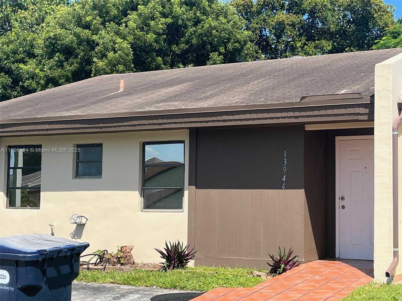 Small Image of 13944 SOUTH WEST 52ND LN, Miami Number 2
