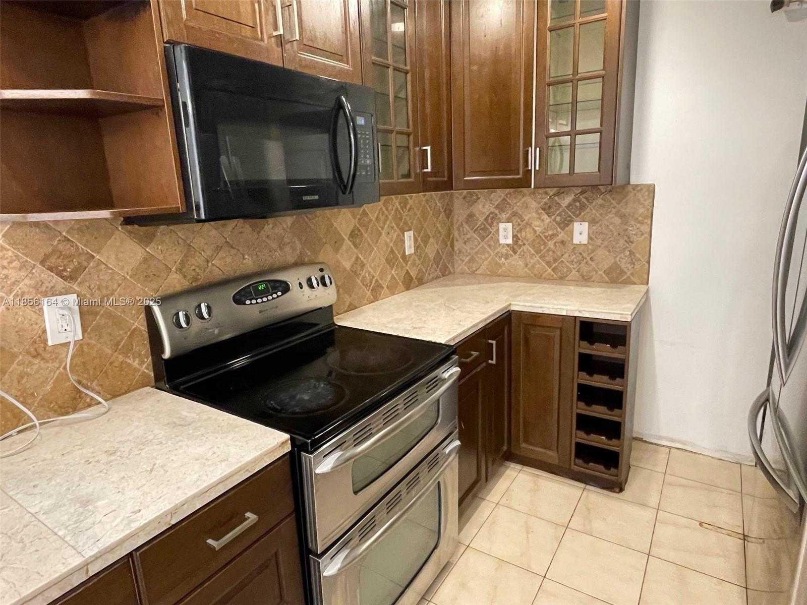 Small Image of 13944 SOUTH WEST 52ND LN, Miami Number 6
