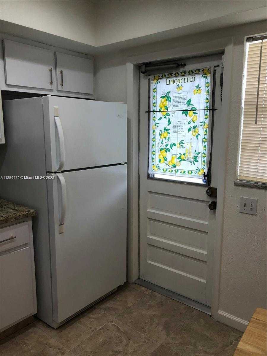 Small Image of 3720 HARRISON ST #4, Hollywood Number 5