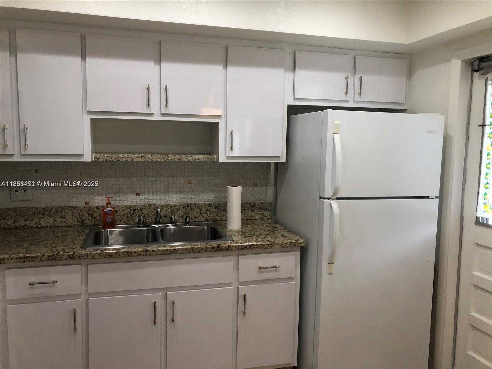 Small Image of 3720 HARRISON ST #4, Hollywood Number 6