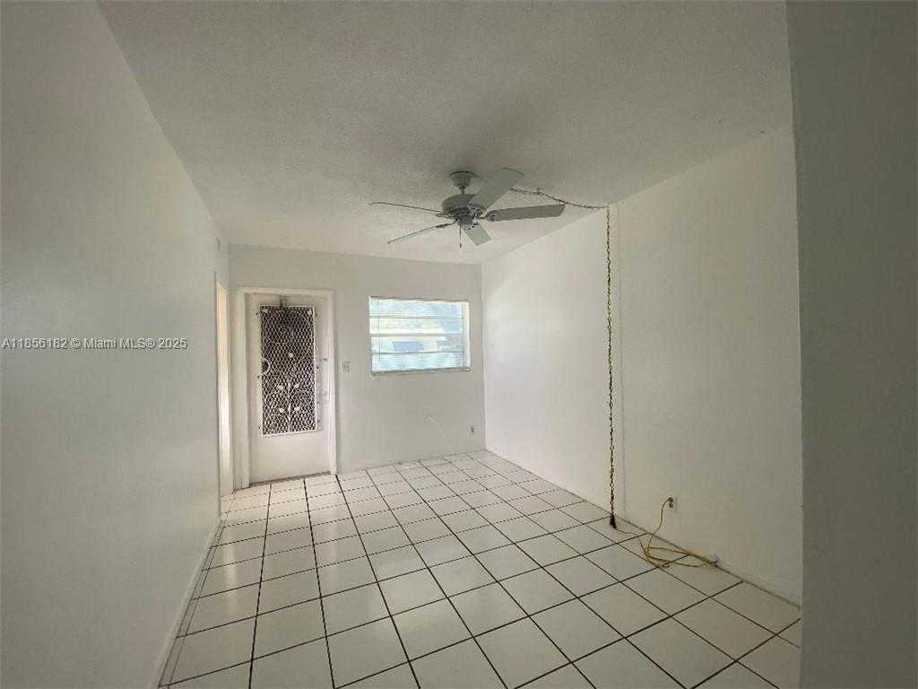 Small Image of 1855 PLUNKETT ST #101, Hollywood Number 11
