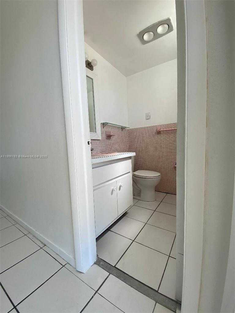 Small Image of 1855 PLUNKETT ST #101, Hollywood Number 13