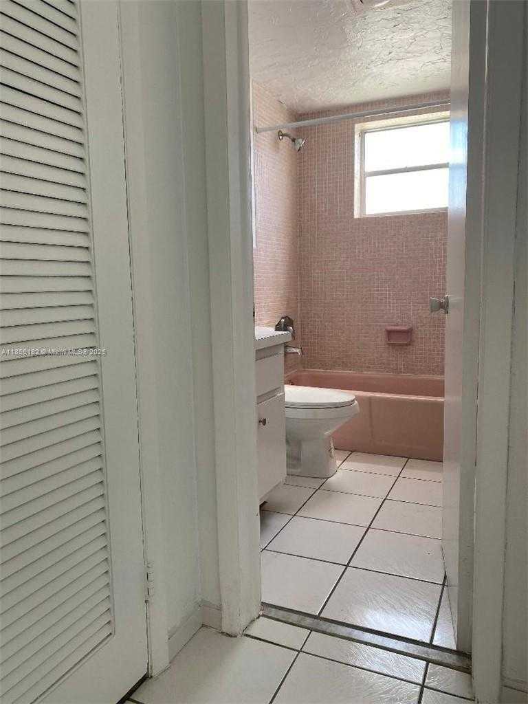 Small Image of 1855 PLUNKETT ST #101, Hollywood Number 18