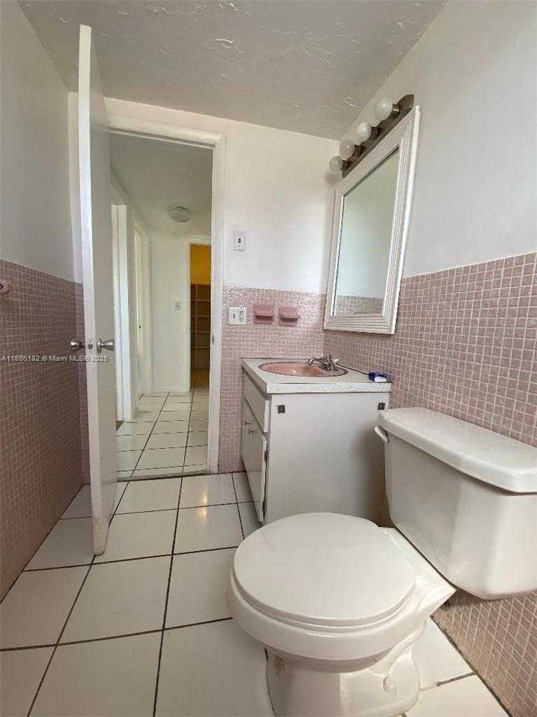 Small Image of 1855 PLUNKETT ST #101, Hollywood Number 19