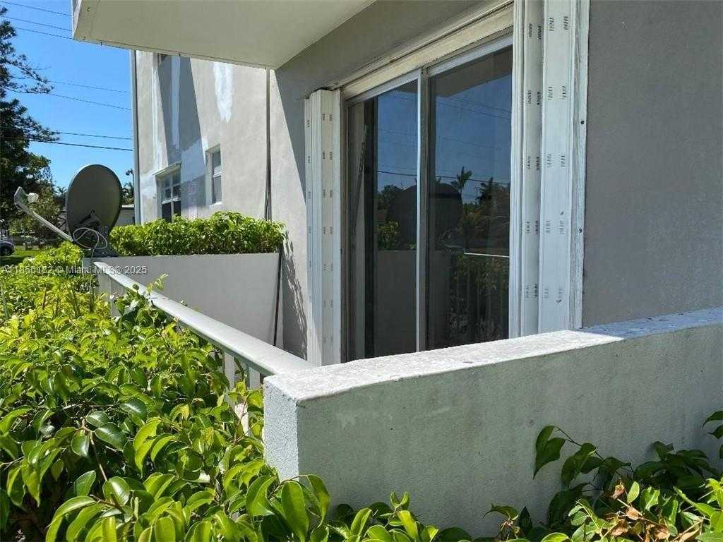 Small Image of 1855 PLUNKETT ST #101, Hollywood Number 22