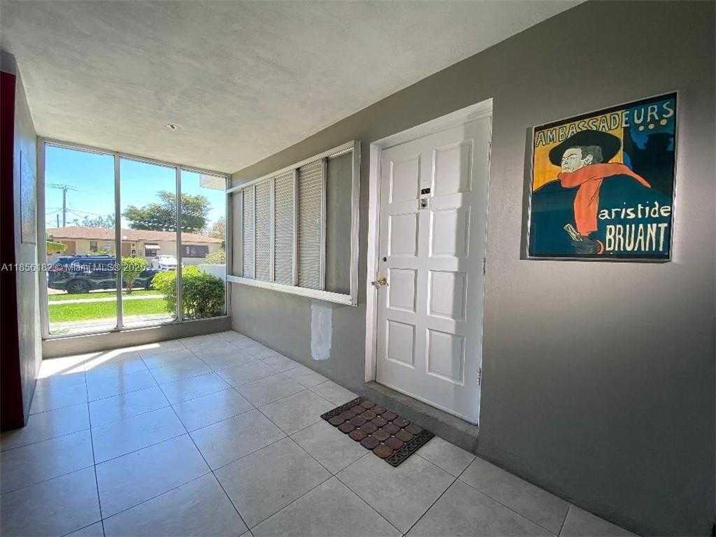 Small Image of 1855 PLUNKETT ST #101, Hollywood Number 3
