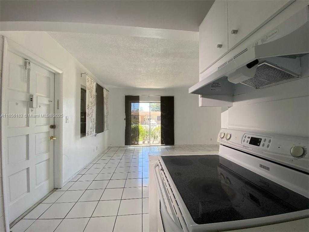 Small Image of 1855 PLUNKETT ST #101, Hollywood Number 8