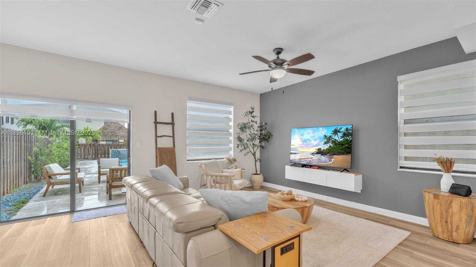 Small Image of 25109 SOUTH WEST 108TH CT, Homestead Number 8